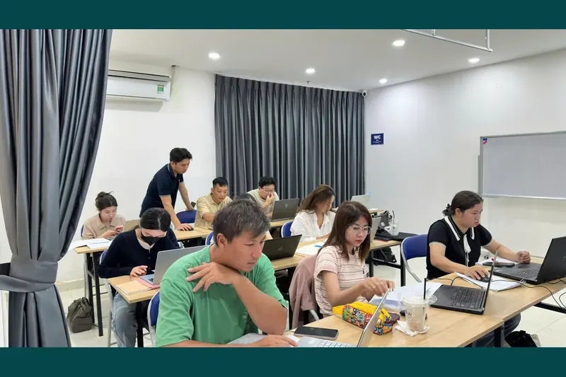 Ảnh thiết kế từ lớp kế toán thực tế do chủ website cung cấp, minh họa Dịch Vụ Kế Toán Sao Việt.